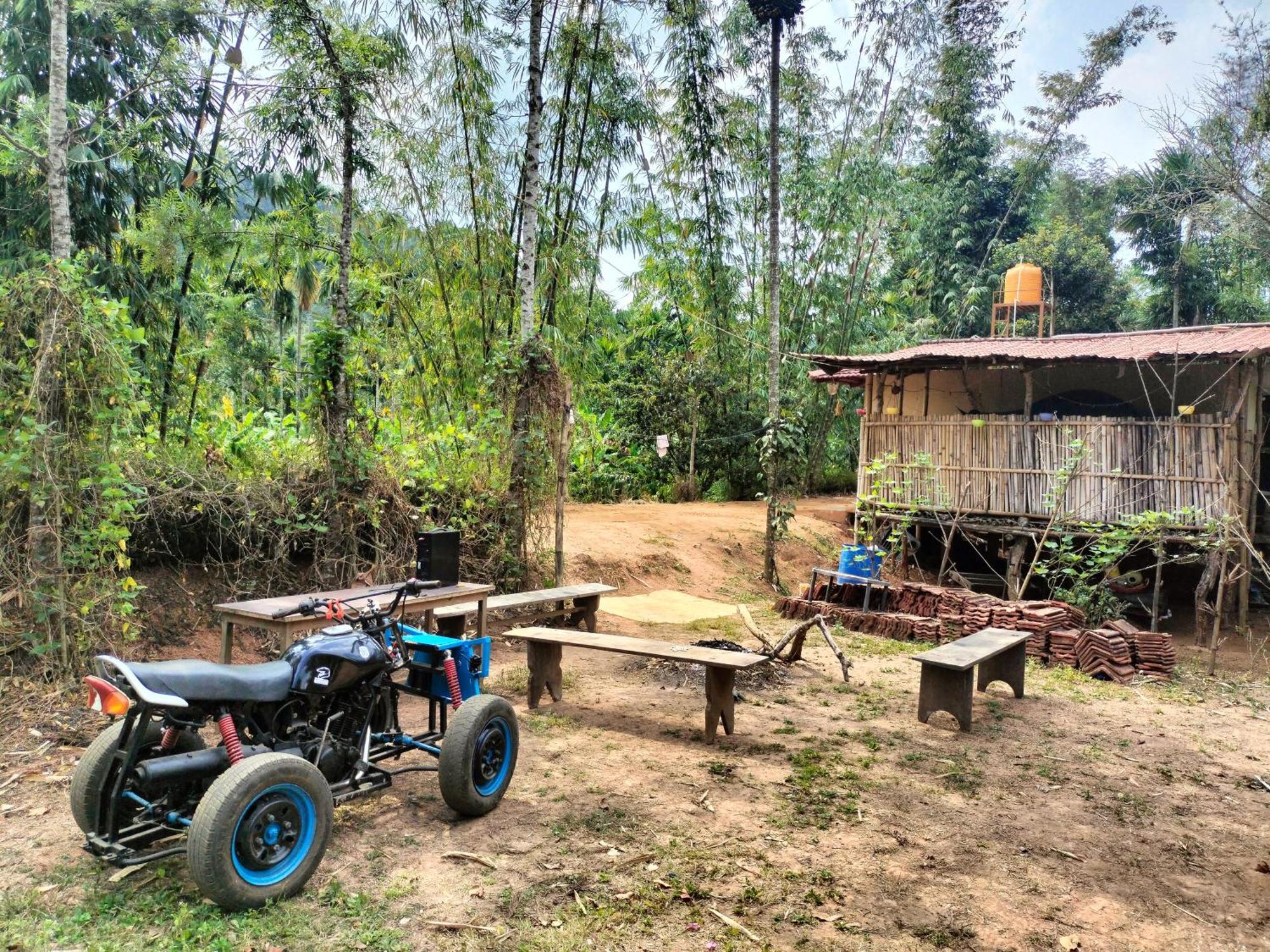 Sambrama Wood House Villa Madikeri Eksteriør billede